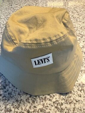 NWOT Levi's Tan Canvas Bucket Hat